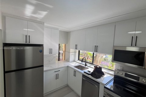 Copropriété à vendre à Sunny Isles Beach, Floride: 1 chambre, 71.26 m2 № 2006792 - photo 4