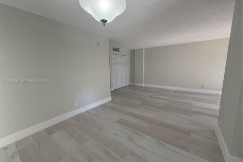 Copropriété à vendre à Sunny Isles Beach, Floride: 1 chambre, 71.26 m2 № 2006792 - photo 16
