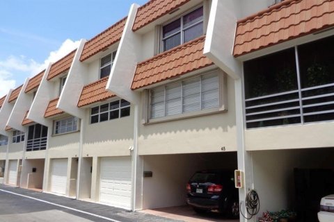Touwnhouse à Lauderdale-by-the-Sea, Floride 2 chambres, 201.41 m2 № 2245465