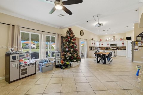 Villa ou maison à vendre à Homestead, Floride: 4 chambres, 259.38 m2 № 1992640 - photo 18