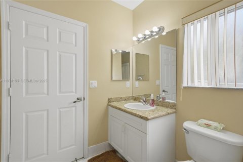 Villa ou maison à vendre à Homestead, Floride: 4 chambres, 259.38 m2 № 1992640 - photo 24