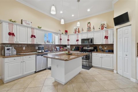 Villa ou maison à vendre à Homestead, Floride: 4 chambres, 259.38 m2 № 1992640 - photo 12