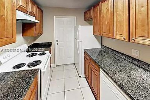Casa en alquiler en Fort Lauderdale, Florida, 4 dormitorios, 111.48 m2 № 1959507 - foto 25