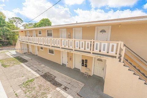 Casa en alquiler en Fort Lauderdale, Florida, 4 dormitorios, 111.48 m2 № 1959507 - foto 29