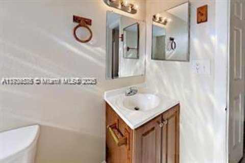Casa en alquiler en Fort Lauderdale, Florida, 4 dormitorios, 111.48 m2 № 1959507 - foto 4