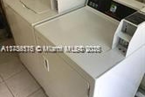 Casa en alquiler en Fort Lauderdale, Florida, 4 dormitorios, 111.48 m2 № 1959507 - foto 21