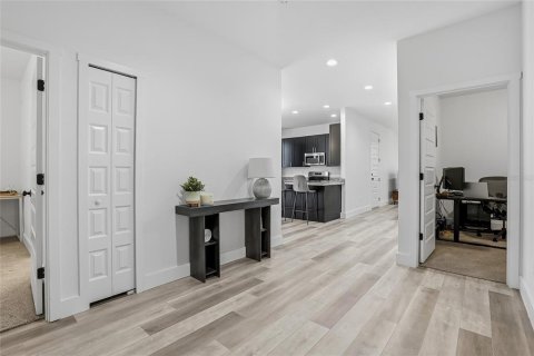 Casa en venta en Tampa, Florida, 3 dormitorios, 144.46 m2 № 2098885 - foto 10