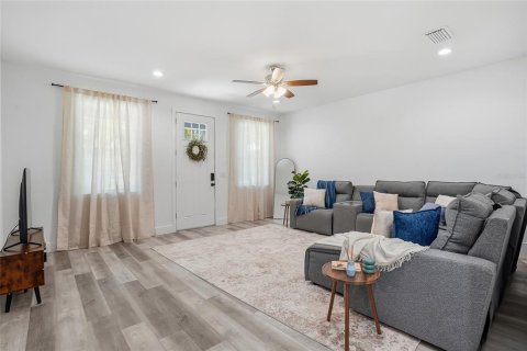 Casa en venta en Tampa, Florida, 3 dormitorios, 144.46 m2 № 2098885 - foto 3