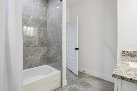 Casa en venta en Tampa, Florida, 3 dormitorios, 144.46 m2 № 2098885 - foto 20