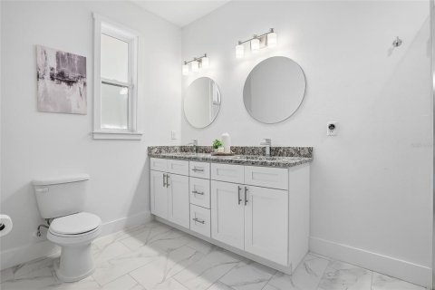 Casa en venta en Tampa, Florida, 3 dormitorios, 144.46 m2 № 2098885 - foto 15