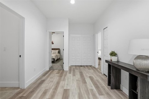 Casa en venta en Tampa, Florida, 3 dormitorios, 144.46 m2 № 2098885 - foto 11