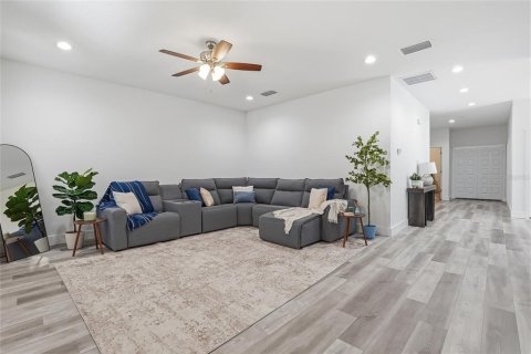 Casa en venta en Tampa, Florida, 3 dormitorios, 144.46 m2 № 2098885 - foto 4