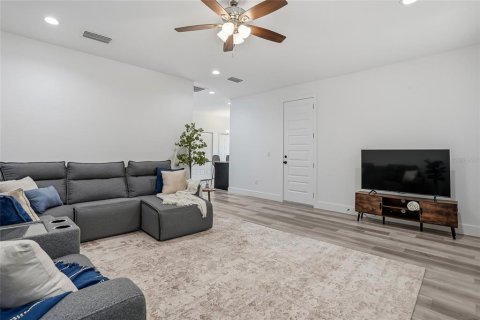Casa en venta en Tampa, Florida, 3 dormitorios, 144.46 m2 № 2098885 - foto 5