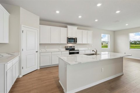 House in Parrish, Florida 4 bedrooms, 235.69 sq.m. № 2208436 - photo 4