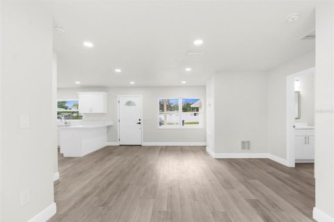 Купить виллу или дом в Тампа, Флорида 8 комнат, 120.59м2, № 2144066 - фото 10