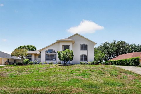 Casa en Clermont, Florida 3 dormitorios, 180.79 m2 № 2134331