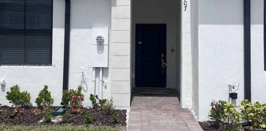 Touwnhouse à Homestead, Floride 3 chambres, 123.37 m2 № 2080366