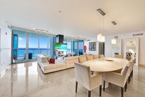 Copropriété à louer à Sunny Isles Beach, Floride: 6 chambres, 438.5 m2 № 1748981 - photo 10
