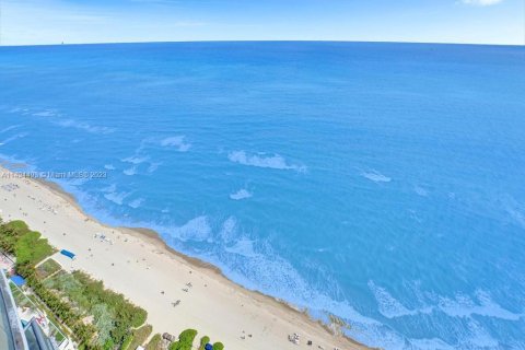 Copropriété à louer à Sunny Isles Beach, Floride: 6 chambres, 438.5 m2 № 1748981 - photo 9