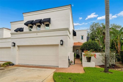 Townhouse in Tampa, Florida 3 bedrooms, 256.97 sq.m. № 2118026