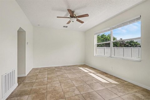 Villa ou maison à vendre à Orlando, Floride: 3 chambres, 200.95 m2 № 2321782 - photo 3