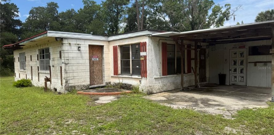 Commercial property in DeLand, Florida 105.72 sq.m. № 2233546