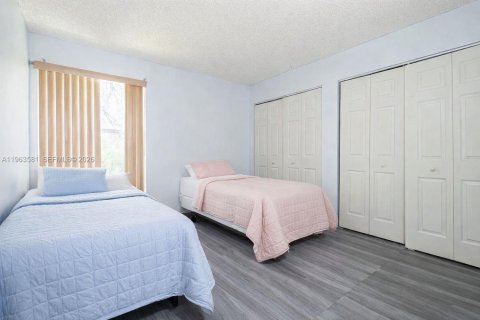 Copropriété à vendre à Lauderhill, Floride: 2 chambres, 106.84 m2 № 2081030 - photo 4