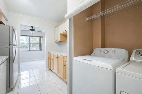 Copropriété à vendre à Lauderhill, Floride: 2 chambres, 106.84 m2 № 2081030 - photo 6