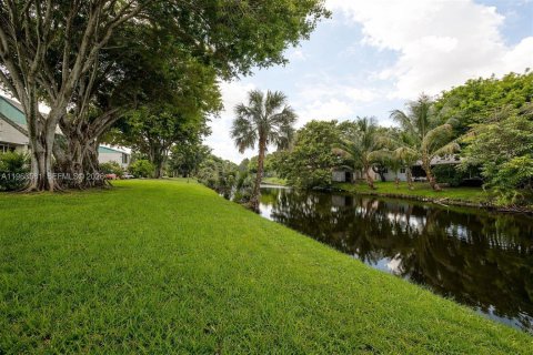 Copropriété à vendre à Lauderhill, Floride: 2 chambres, 106.84 m2 № 2081030 - photo 7
