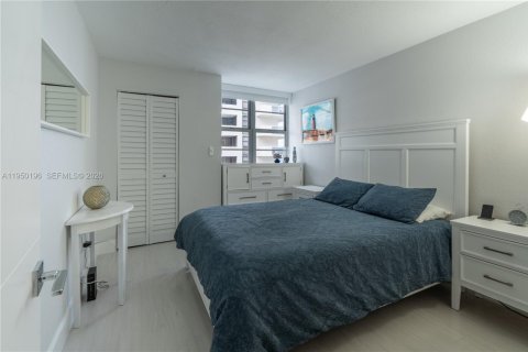 Condo in Miami Beach, Florida, 2 bedrooms  № 2153071 - photo 14