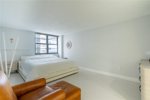 Condo in Miami Beach, Florida, 2 bedrooms  № 2153071 - photo 23