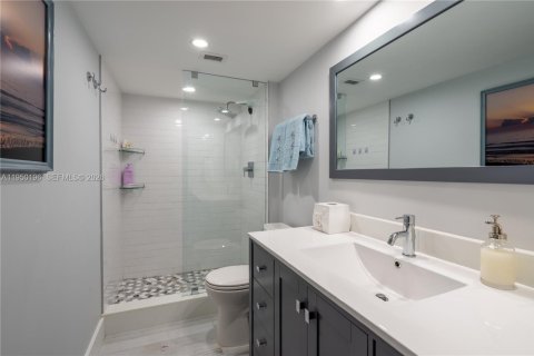 Condo in Miami Beach, Florida, 2 bedrooms  № 2153071 - photo 19