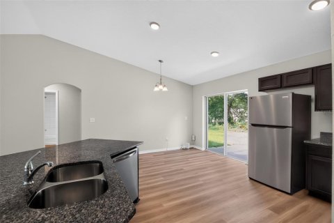 House in Ocala, Florida 3 bedrooms, 124.95 sq.m. № 2148002 - photo 8