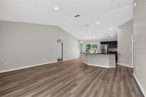 House in Ocala, Florida 3 bedrooms, 124.95 sq.m. № 2148002 - photo 15