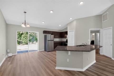 House in Ocala, Florida 3 bedrooms, 124.95 sq.m. № 2148002 - photo 13