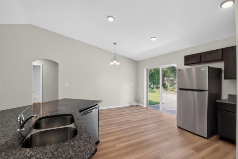 House in Ocala, Florida 3 bedrooms, 124.95 sq.m. № 2148002 - photo 6