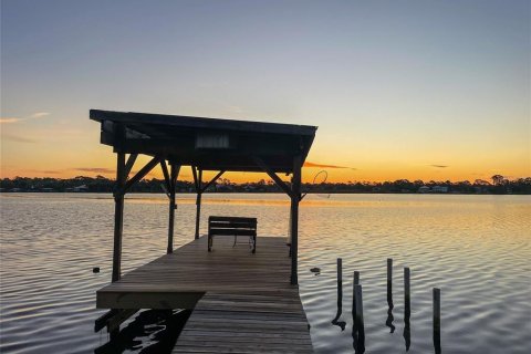 Casa en venta en New Smyrna Beach, Florida, 3 dormitorios, 153.94 m2 № 1444167 - foto 4