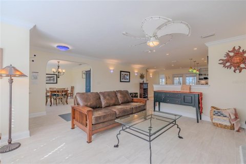Casa en venta en New Smyrna Beach, Florida, 3 dormitorios, 153.94 m2 № 1444167 - foto 20