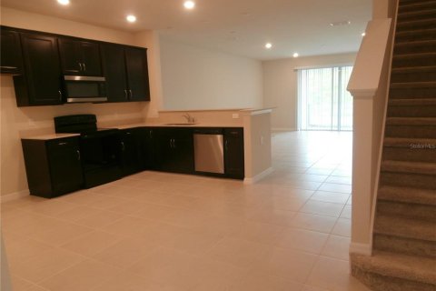 Touwnhouse à louer à Orlando, Floride: 3 chambres, 174.93 m2 № 2414065 - photo 3