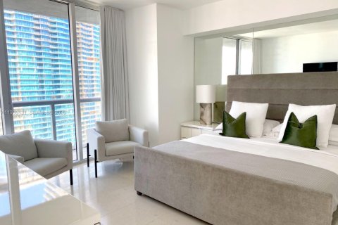 Condominio en alquiler en Miami, Florida, 2 dormitorios, 108.51 m2 № 2066128 - foto 3