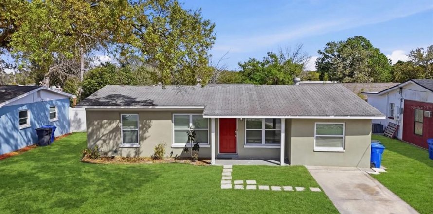 Villa ou maison à Tampa, Floride 3 chambres, 130.71 m2 № 2427046