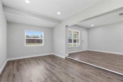 Villa ou maison à vendre à Tampa, Floride: 3 chambres, 130.71 m2 № 2427046 - photo 17
