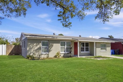 Villa ou maison à vendre à Tampa, Floride: 3 chambres, 130.71 m2 № 2427046 - photo 2