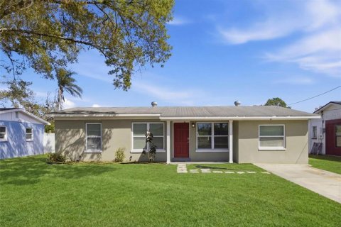 Villa ou maison à vendre à Tampa, Floride: 3 chambres, 130.71 m2 № 2427046 - photo 4