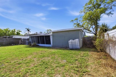Villa ou maison à vendre à Tampa, Floride: 3 chambres, 130.71 m2 № 2427046 - photo 8