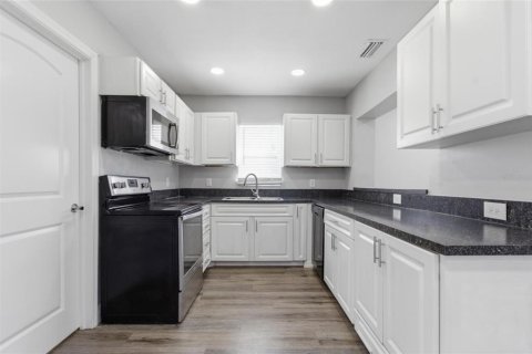 Villa ou maison à vendre à Tampa, Floride: 3 chambres, 130.71 m2 № 2427046 - photo 22