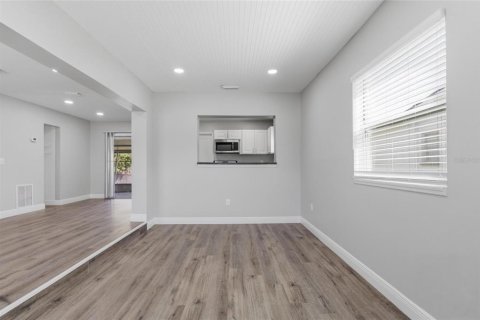 Villa ou maison à vendre à Tampa, Floride: 3 chambres, 130.71 m2 № 2427046 - photo 19