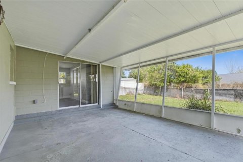 Villa ou maison à vendre à Tampa, Floride: 3 chambres, 130.71 m2 № 2427046 - photo 13