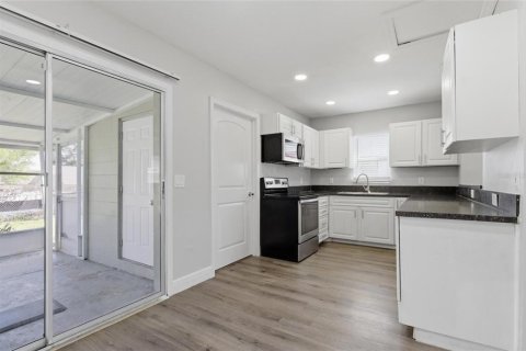 Villa ou maison à vendre à Tampa, Floride: 3 chambres, 130.71 m2 № 2427046 - photo 21
