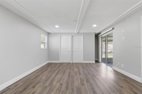 Villa ou maison à vendre à Tampa, Floride: 3 chambres, 130.71 m2 № 2427046 - photo 9